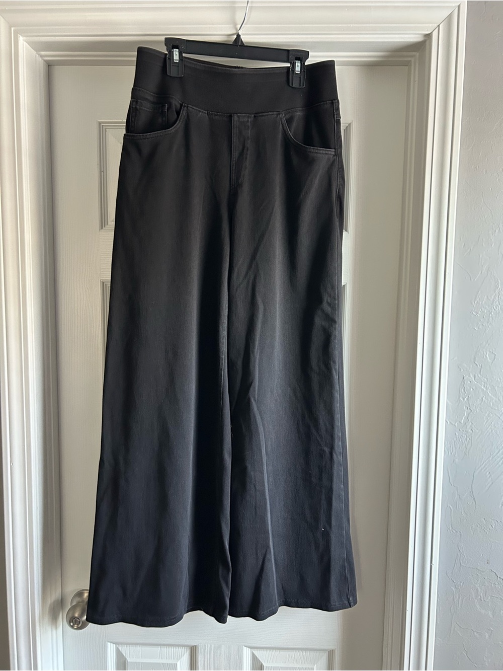 HALARA Women’s Wide-Leg Black Jeans